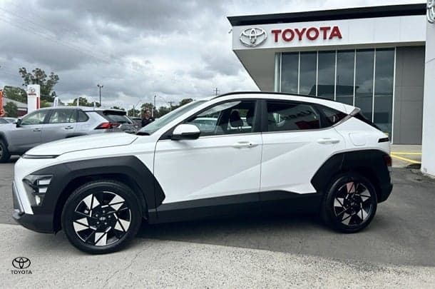 2024 Hyundai Kona Base in White