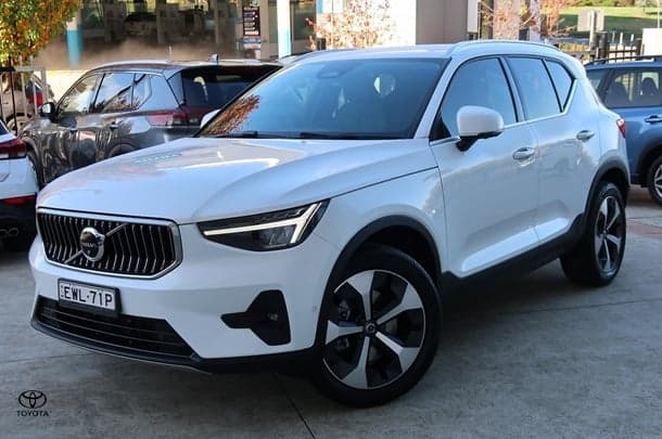 2022 Volvo XC40 Ultimate B4 Bright in White