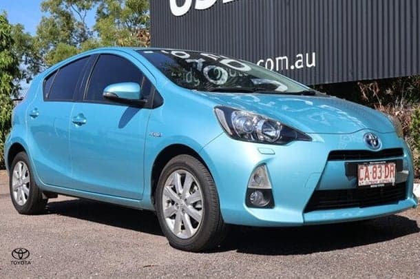 2013 Toyota Prius C i-Tech in Blue