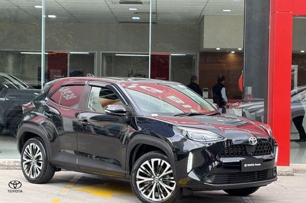 2021 Toyota Yaris Cross Urban in Black