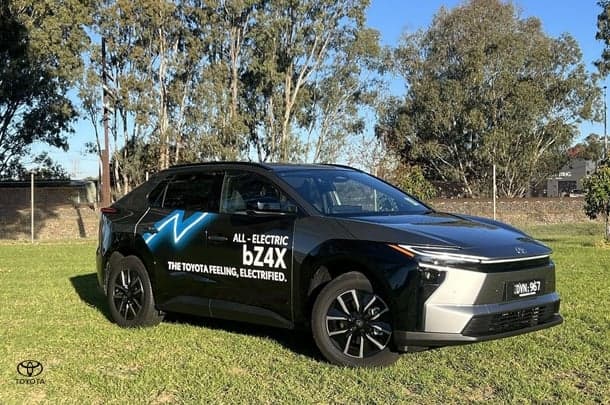 2025 Toyota bZ4X Base in Silver