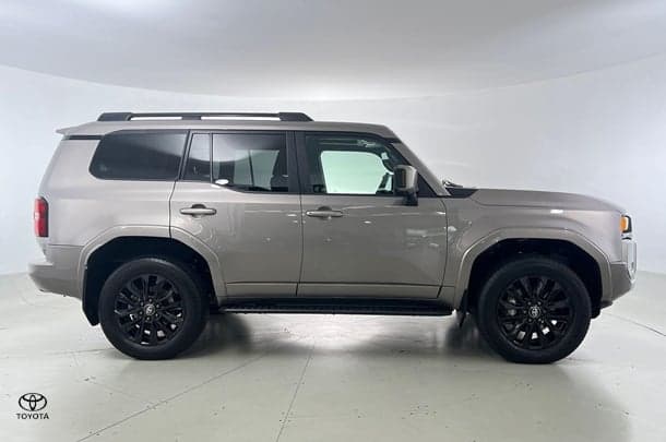2024 Toyota Landcruiser Prado Kakadu in Bronze