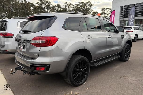 2021 Ford Everest Sport in Pink