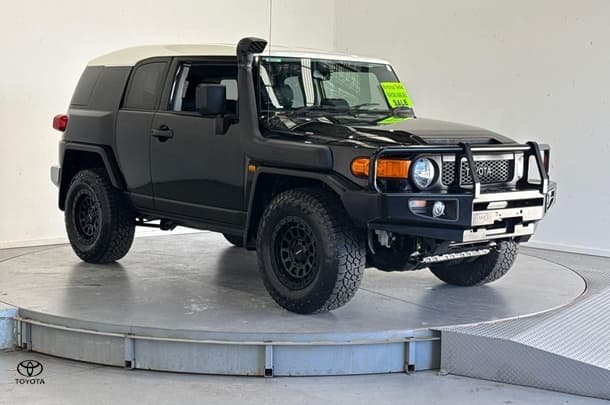 2015 Toyota FJ Cruiser Base in Black