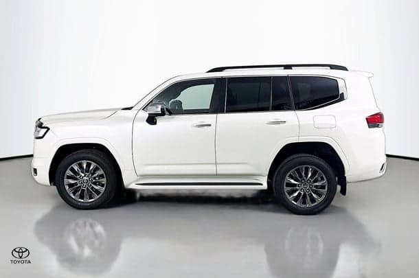 2022 Toyota Landcruiser Sahara ZX in White