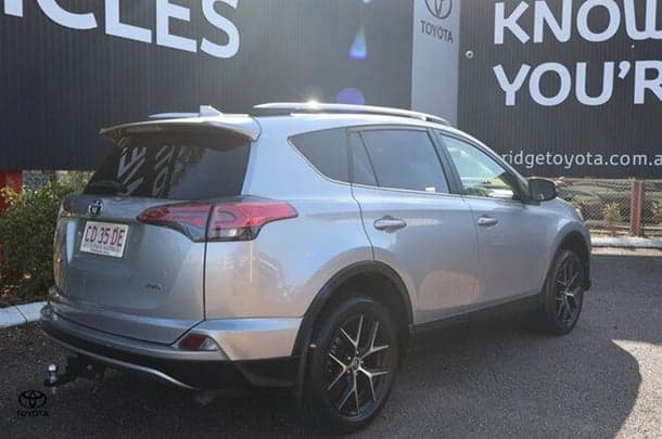 2018 Toyota RAV4 GXL in Silver