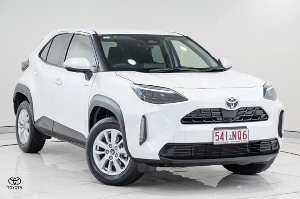 2025 Toyota Yaris Cross GXL in White
