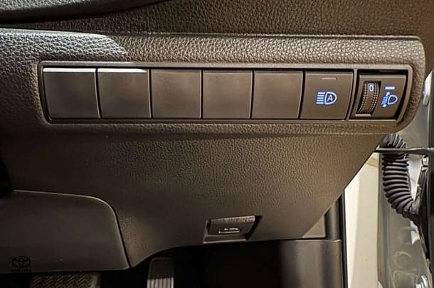 2022 Toyota Corolla Ascent Sport in White