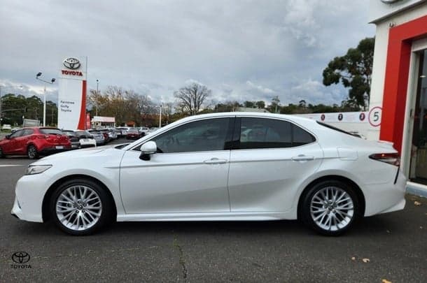2019 Toyota Camry SL in White