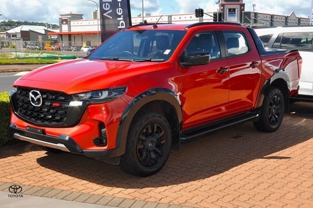 2025 Mazda BT-50 SP in Red