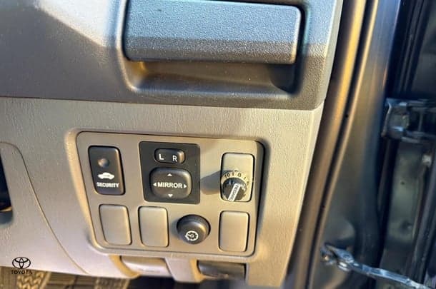 2012 Toyota Hilux SR5 in Grey