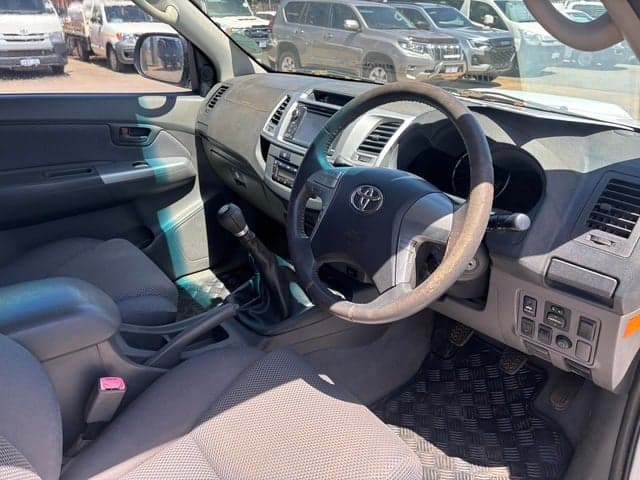 2011 Toyota Hilux SR5 in White