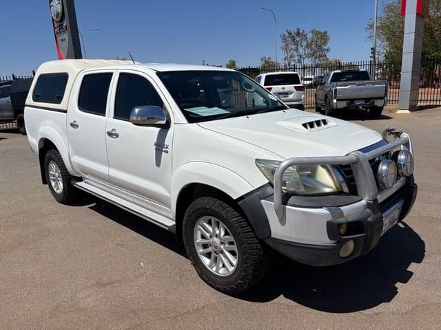 2011 Toyota Hilux SR5 in White