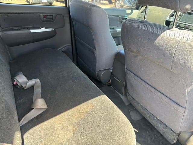 2011 Toyota Hilux SR5 in White