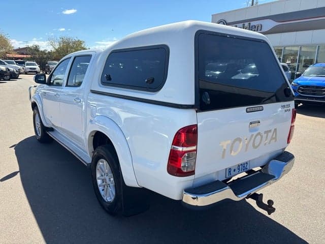 2011 Toyota Hilux SR5 in White