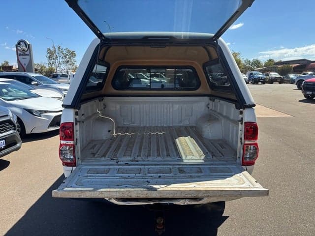 2011 Toyota Hilux SR5 in White