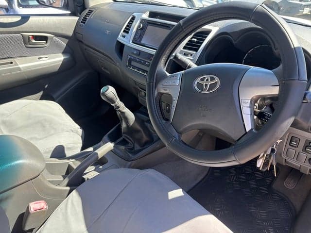 2011 Toyota Hilux SR5 in White
