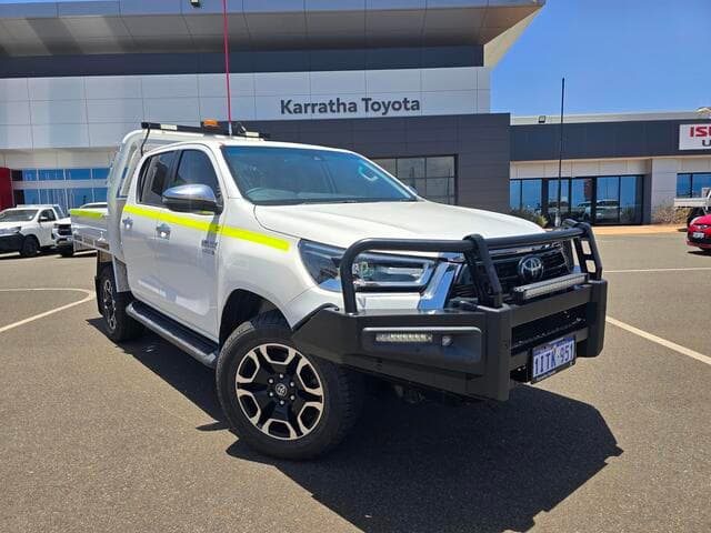 2021 Toyota Hilux SR5 in White