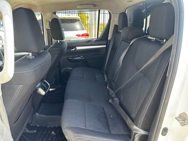 2021 Toyota Hilux SR5 in White