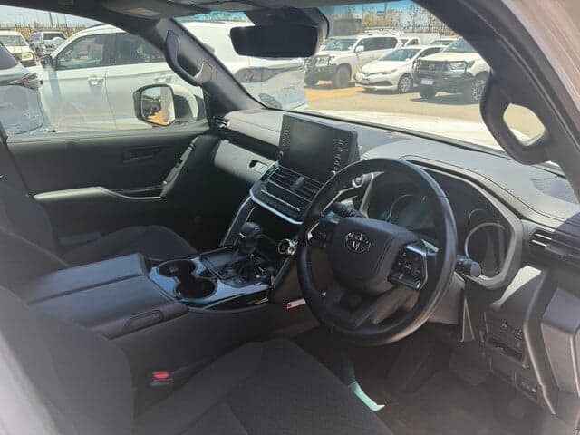 2024 Toyota Landcruiser GXL in White