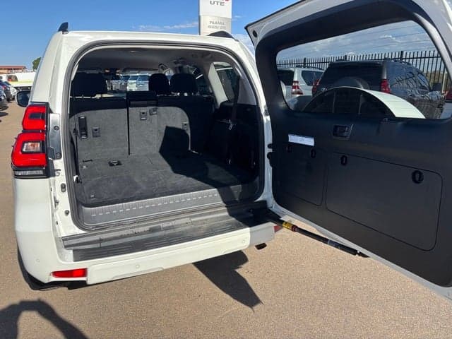 2023 Toyota Landcruiser Prado GXL in White