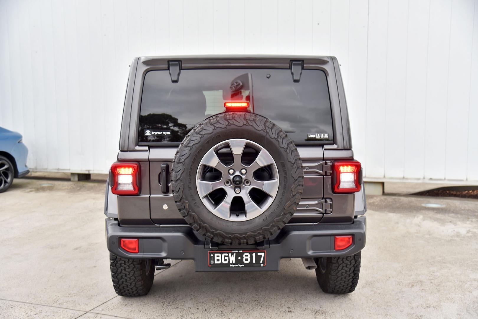 2020 Jeep Wrangler Unlimited Overland in Grey
