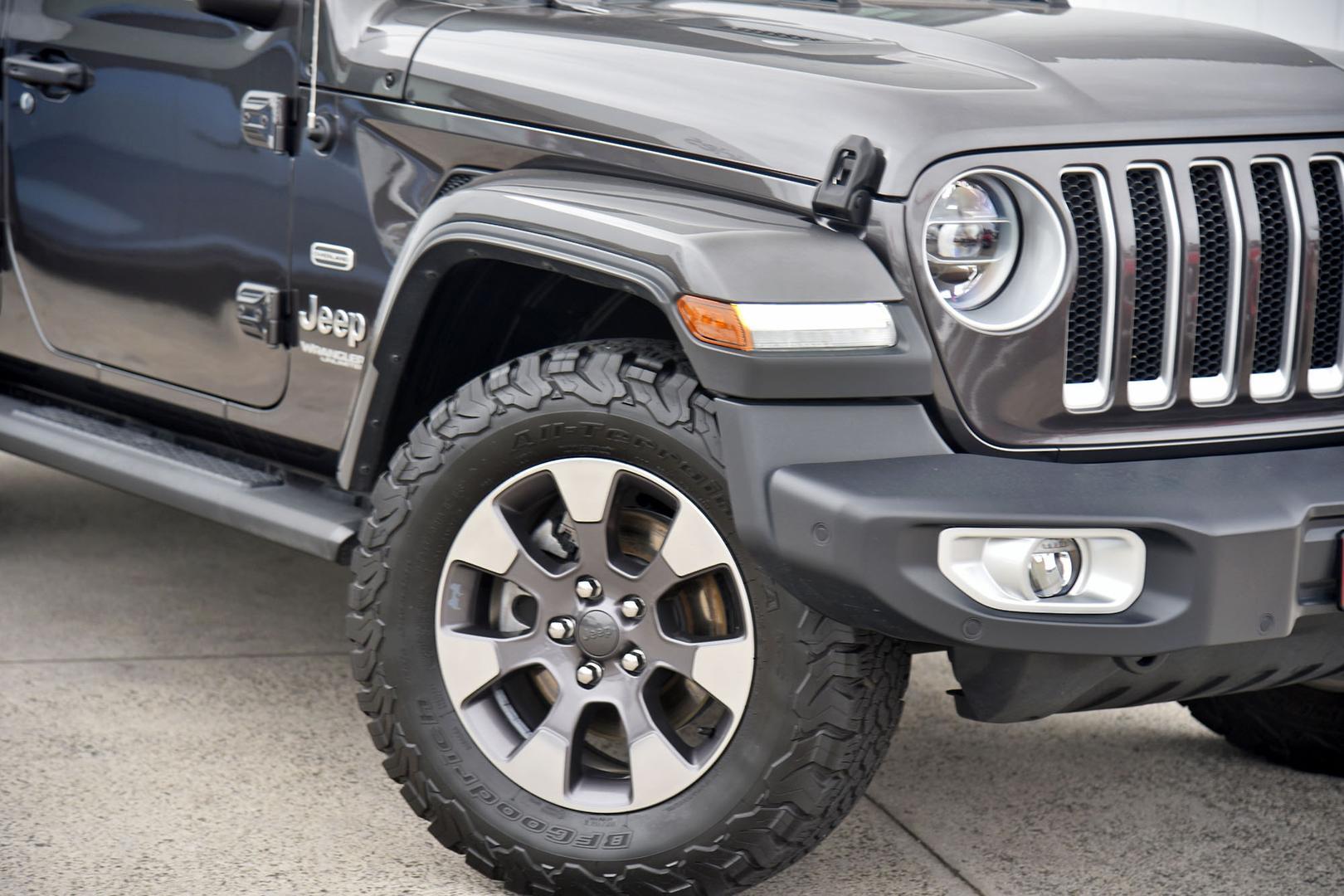 2020 Jeep Wrangler Unlimited Overland in Grey
