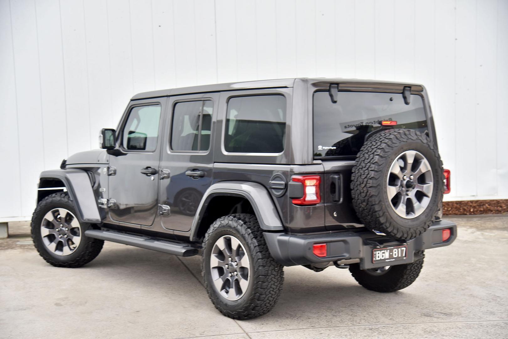 2020 Jeep Wrangler Unlimited Overland in Grey