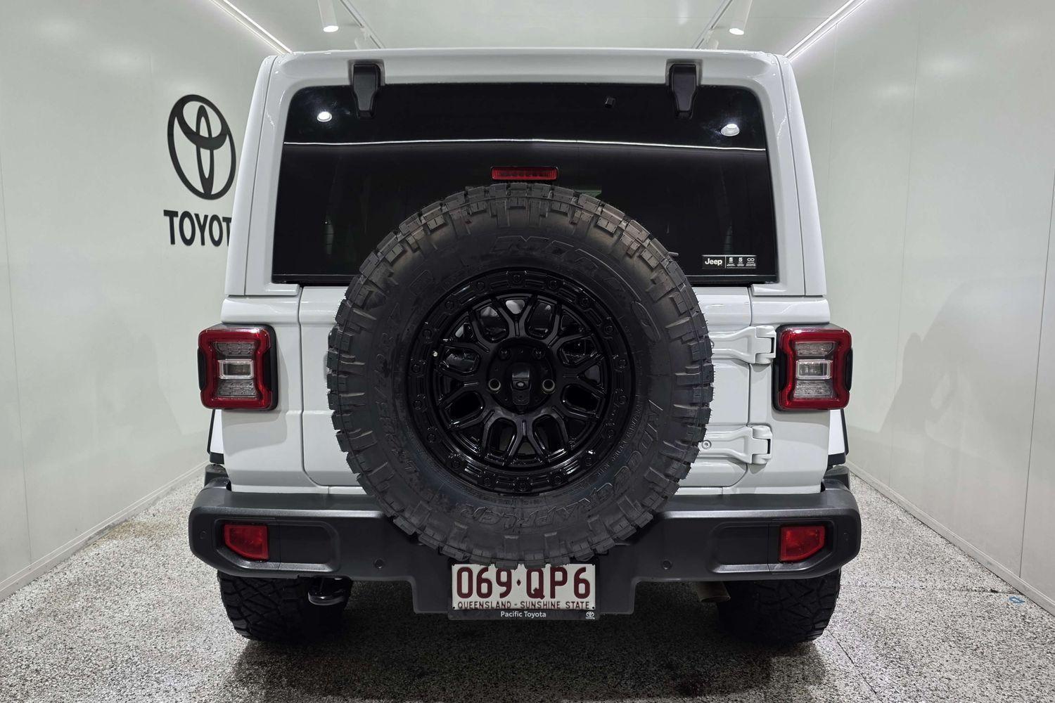 2023 Jeep Wrangler Unlimited Overland in White