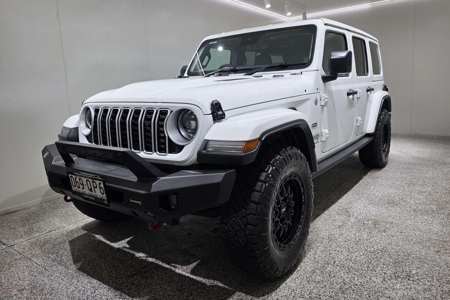 2023 Jeep Wrangler Unlimited Overland in White
