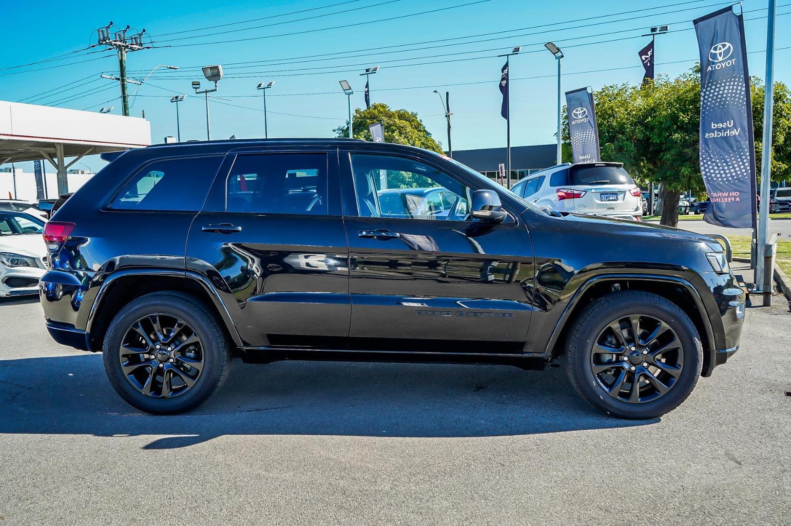 2021 Jeep Grand Cherokee Night Eagle in Black