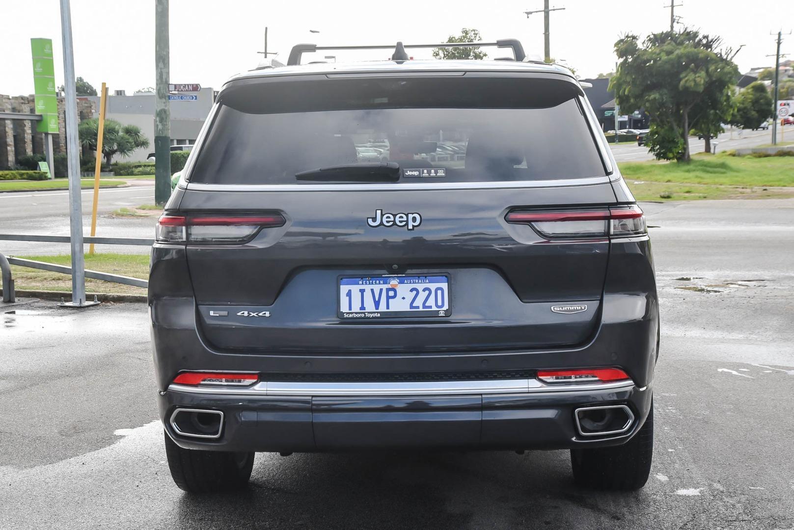 2022 Jeep Grand Cherokee L Summit Reserve in Grey