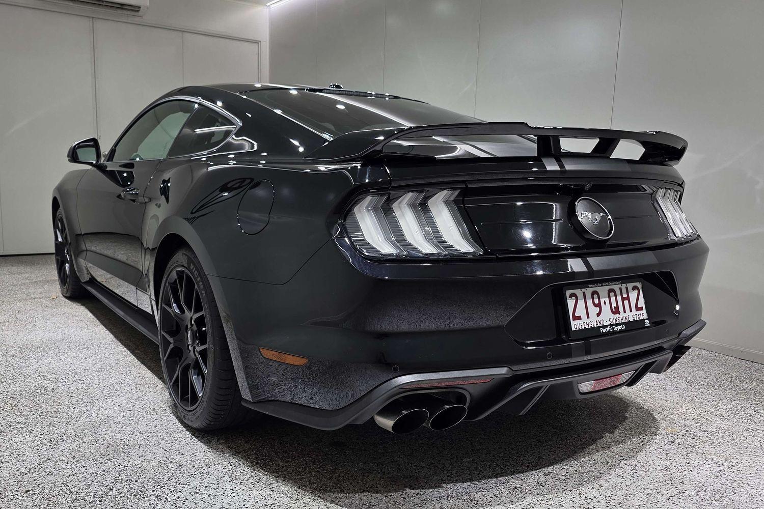 2018 Ford Mustang Base in Black