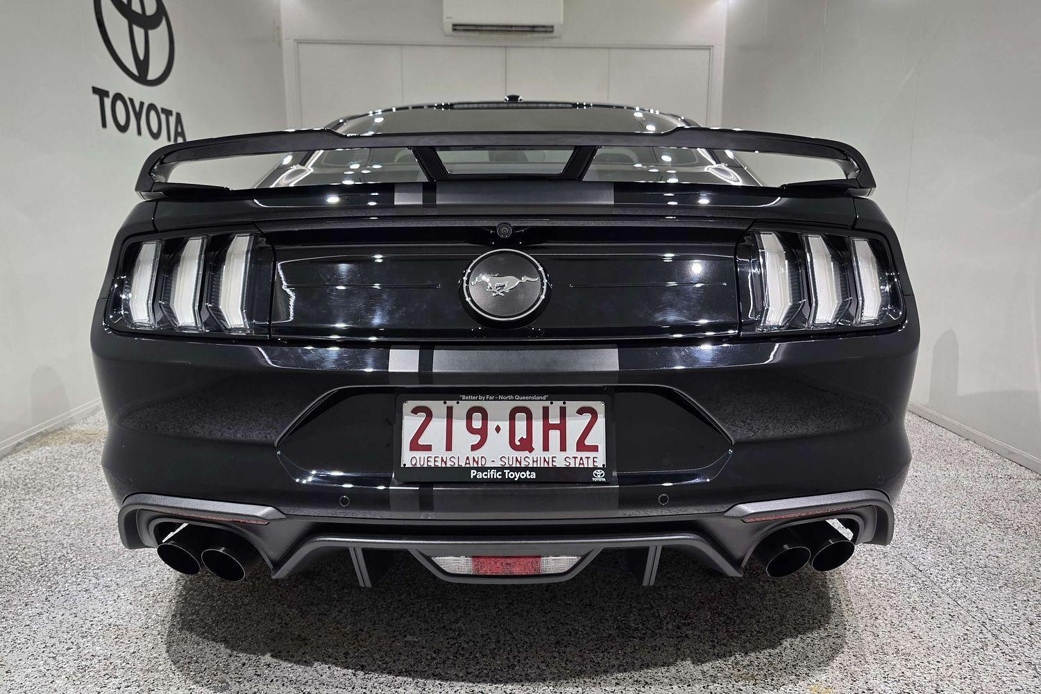 2018 Ford Mustang Base in Black
