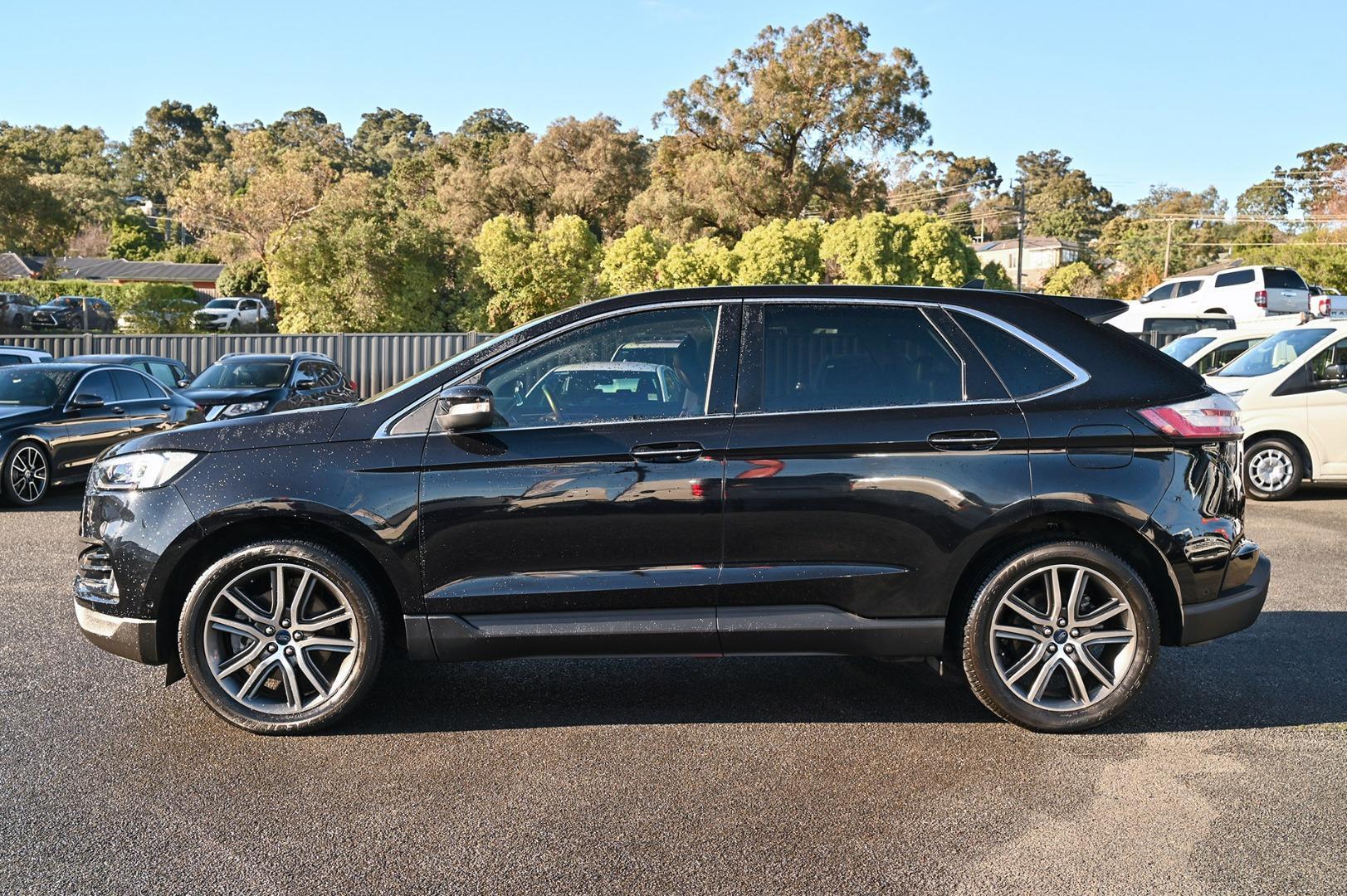 2019 Ford Endura Titanium in Black