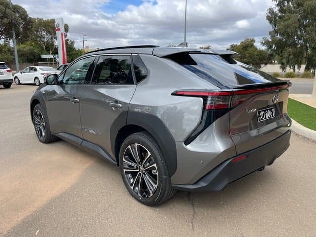 2024 Toyota bZ4X Standard AWD in Silver