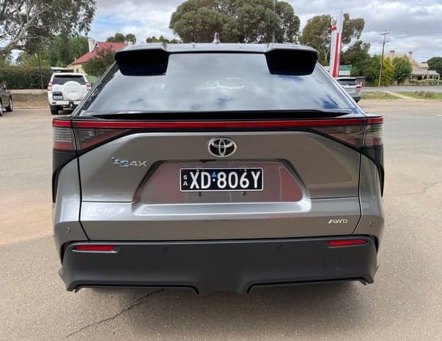 2024 Toyota bZ4X Standard AWD in Silver