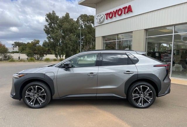 2024 Toyota bZ4X Standard AWD in Silver
