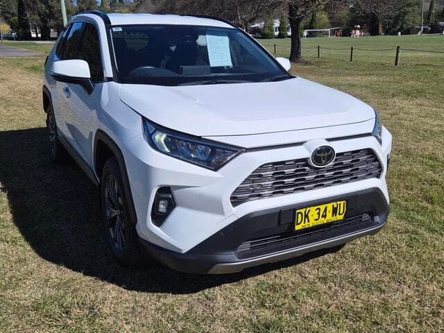 2024 Toyota RAV4 GXL-2WD in White