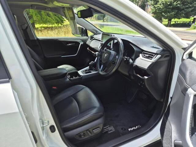 2020 Toyota RAV4 Cruiser 2WD in White