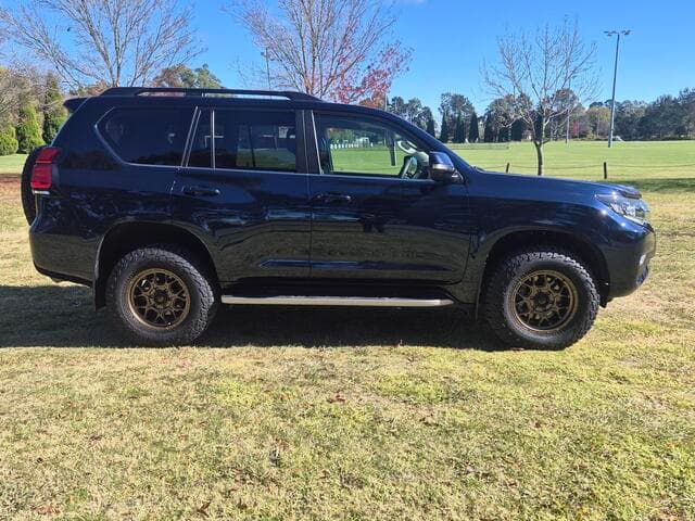 2021 Toyota Landcruiser Prado VX in Blue