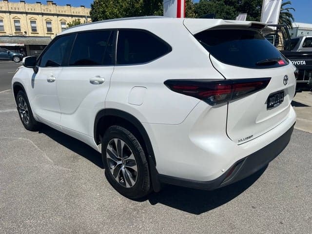 2025 Toyota Kluger GXL AWD in White