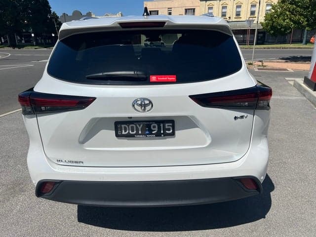 2025 Toyota Kluger GXL AWD in White