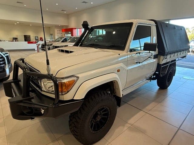 2022 Toyota Landcruiser GXL in White