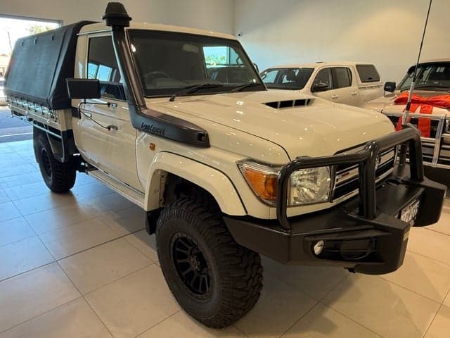 2022 Toyota Landcruiser GXL in White