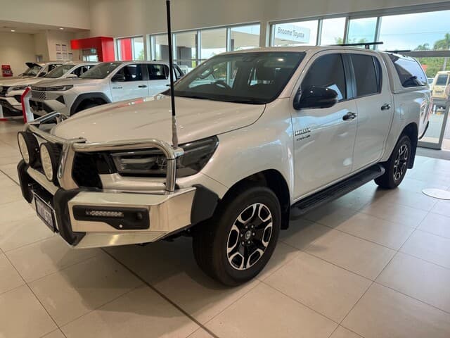 2024 Toyota Hilux SR5 in White