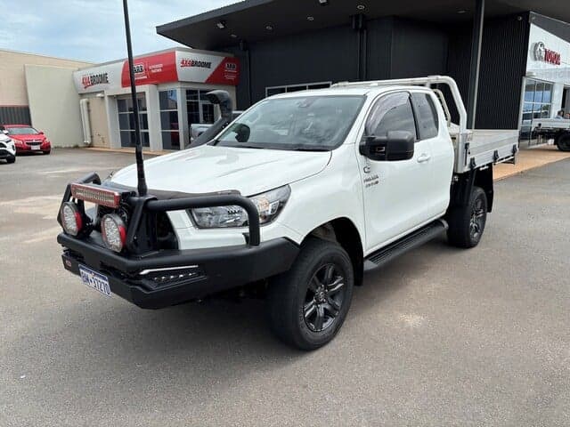 2025 Toyota Hilux SR in White