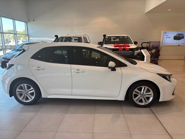2018 Toyota Corolla Ascent Sport in White