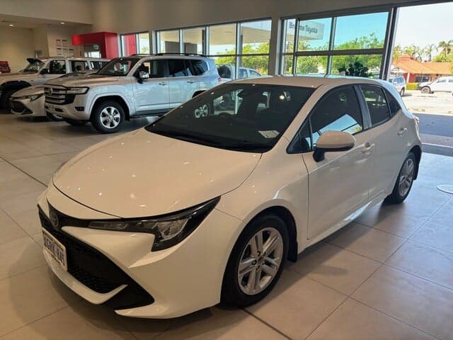 2018 Toyota Corolla Ascent Sport in White