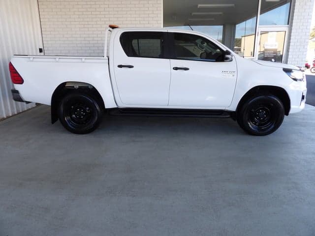 2020 Toyota Hilux SR in White
